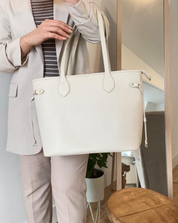 Caroline Cream Leather Shoulder Bag – Spacious and Elegant